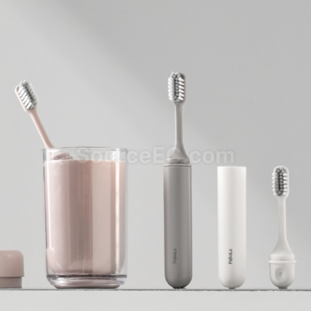 Folding toothbrush